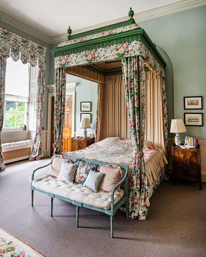 20.07.19 | 10 Things We Loved this Week: A Paris Apartment, Editable Flower Pots, Crochet for Summertime & Wicker Everything