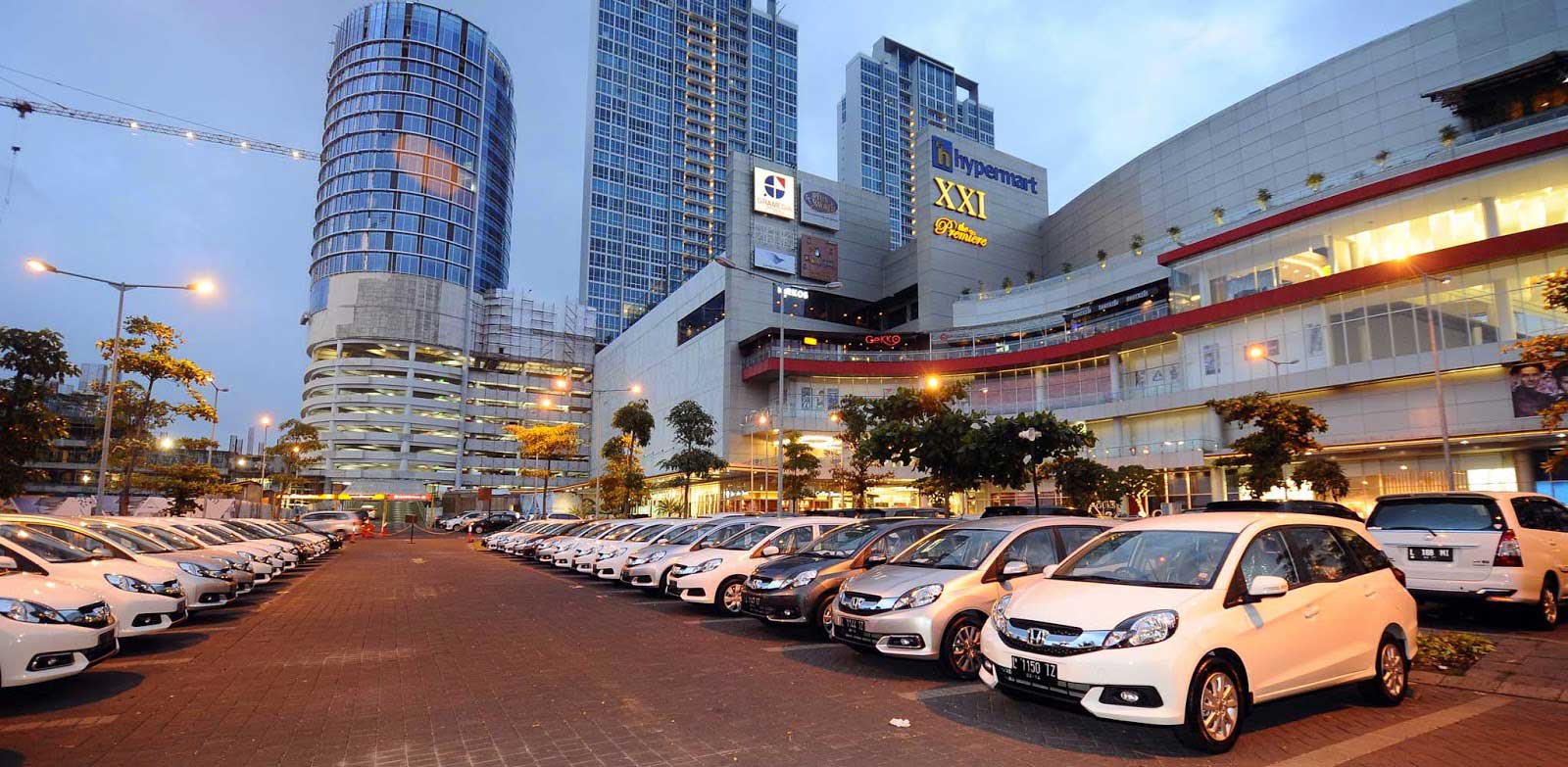 10 Mall Pusat Perbelanjaan Paling Populer di Surabaya 