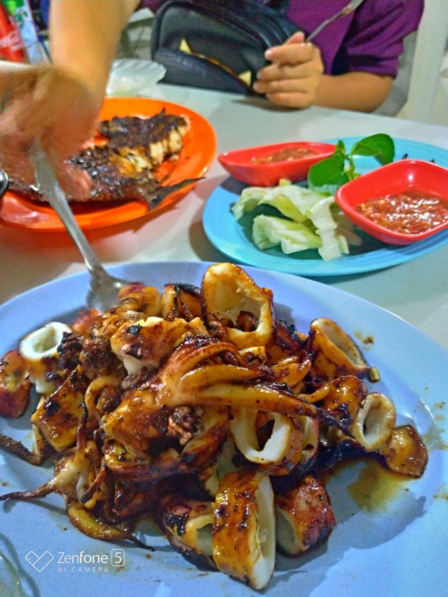 Makan Seafood di Kampung Ujung, Tempat Wisata Kuliner di Labuan Bajo