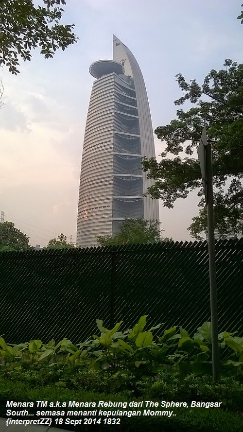 Gambar Menara Telekom Malaysia atau Menara Rebung atau Menara TM di Bangsar di Kuala Lumpur di Malaysia