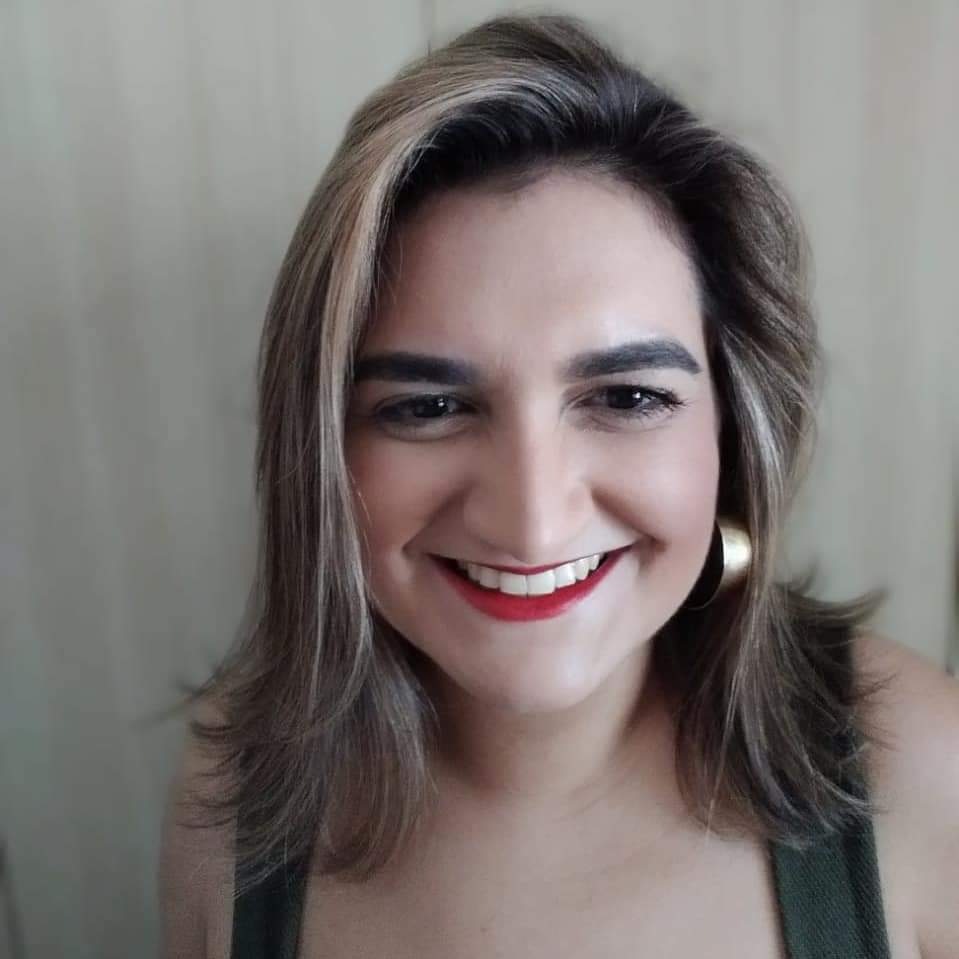 Isabella De Souza Rezende - Proprietária - Drogaria Rede Droga