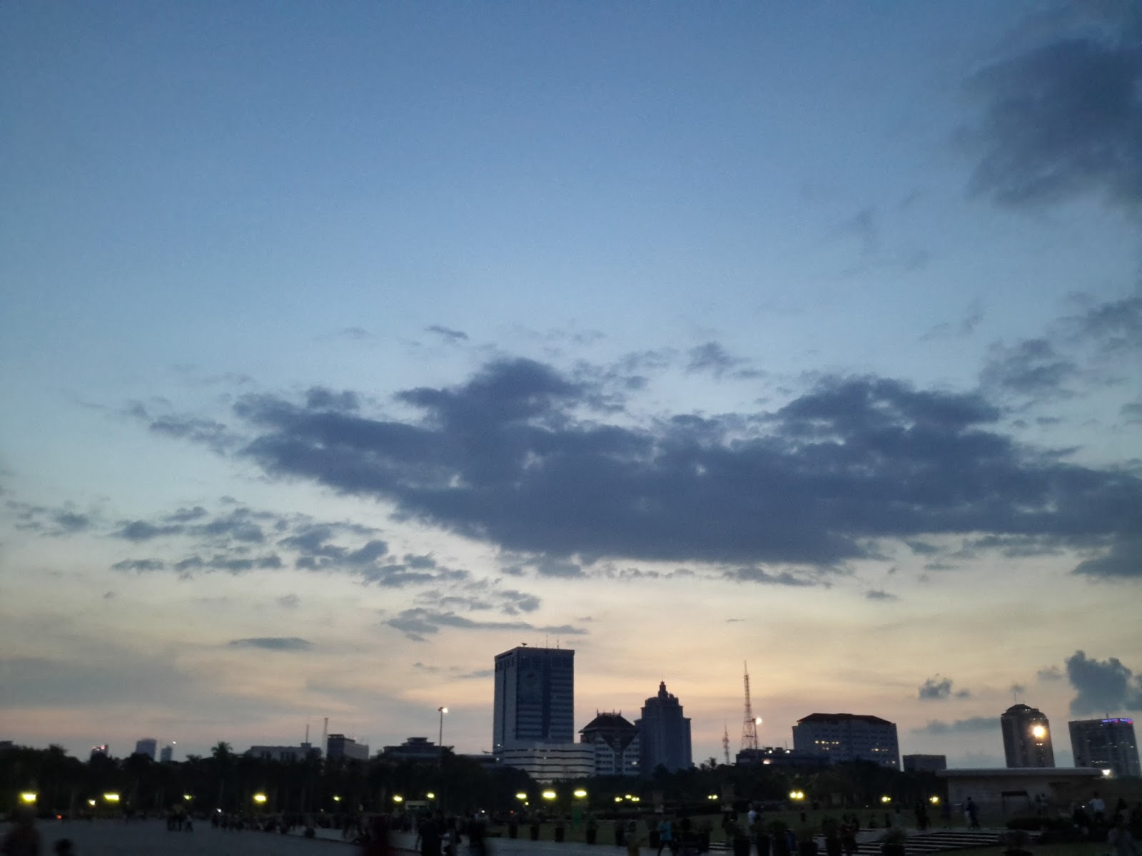 All of my moment Senja di Tugu Monumen Nasional Jakarta