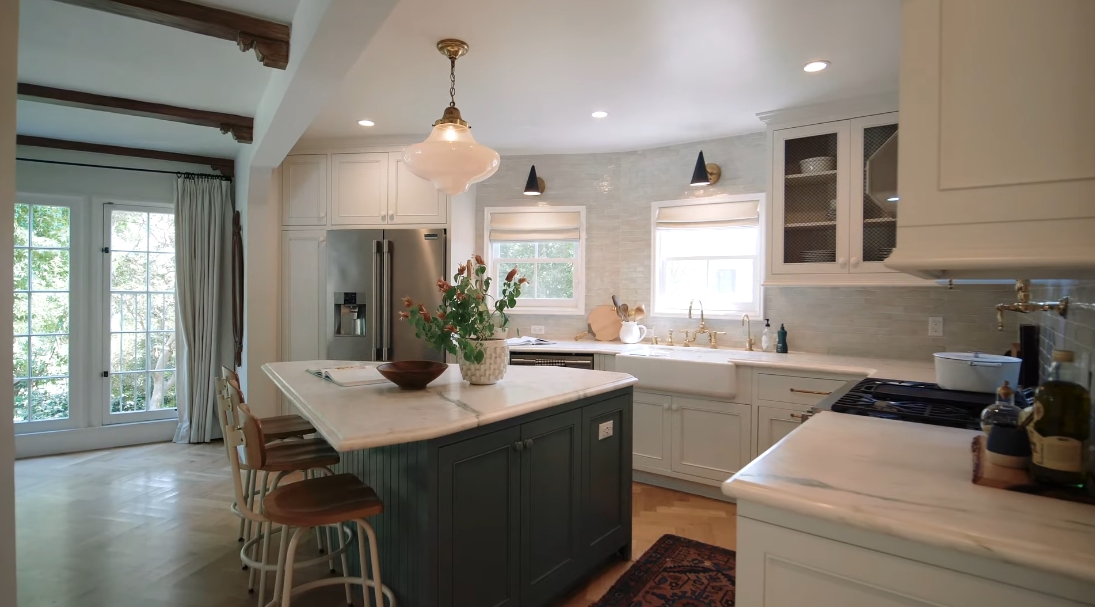 35 Interior Design Photos vs. 3438 Waverly Dr, Los Angeles Luxury Home Tour