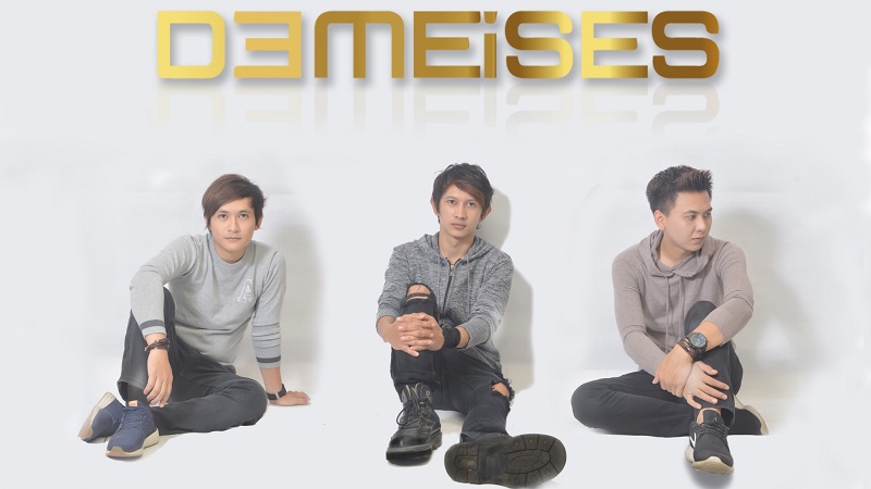 Demeises Sapa Fans Lewat "Bidadari" Demeises Sapa Fans Lewat “Bidadari”