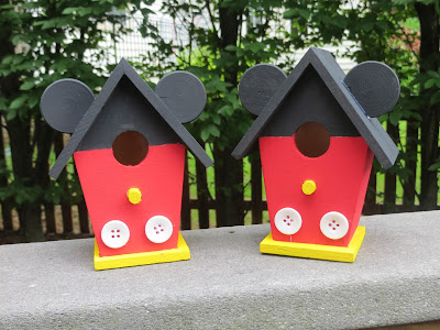 DIY Mickey Mouse Mailbox