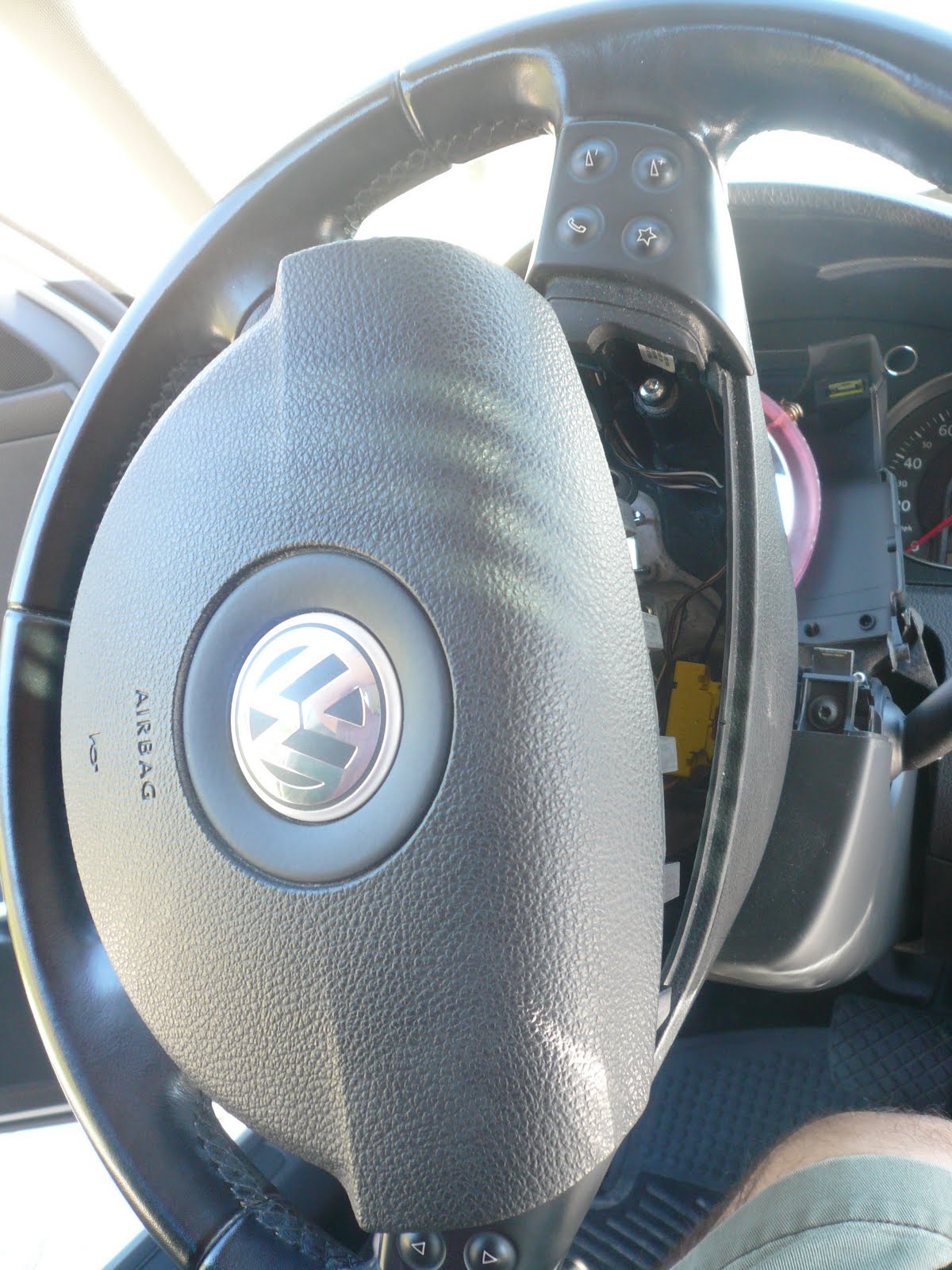 VW Passat Repair How to replace the Steering Wheel Clockspring on a