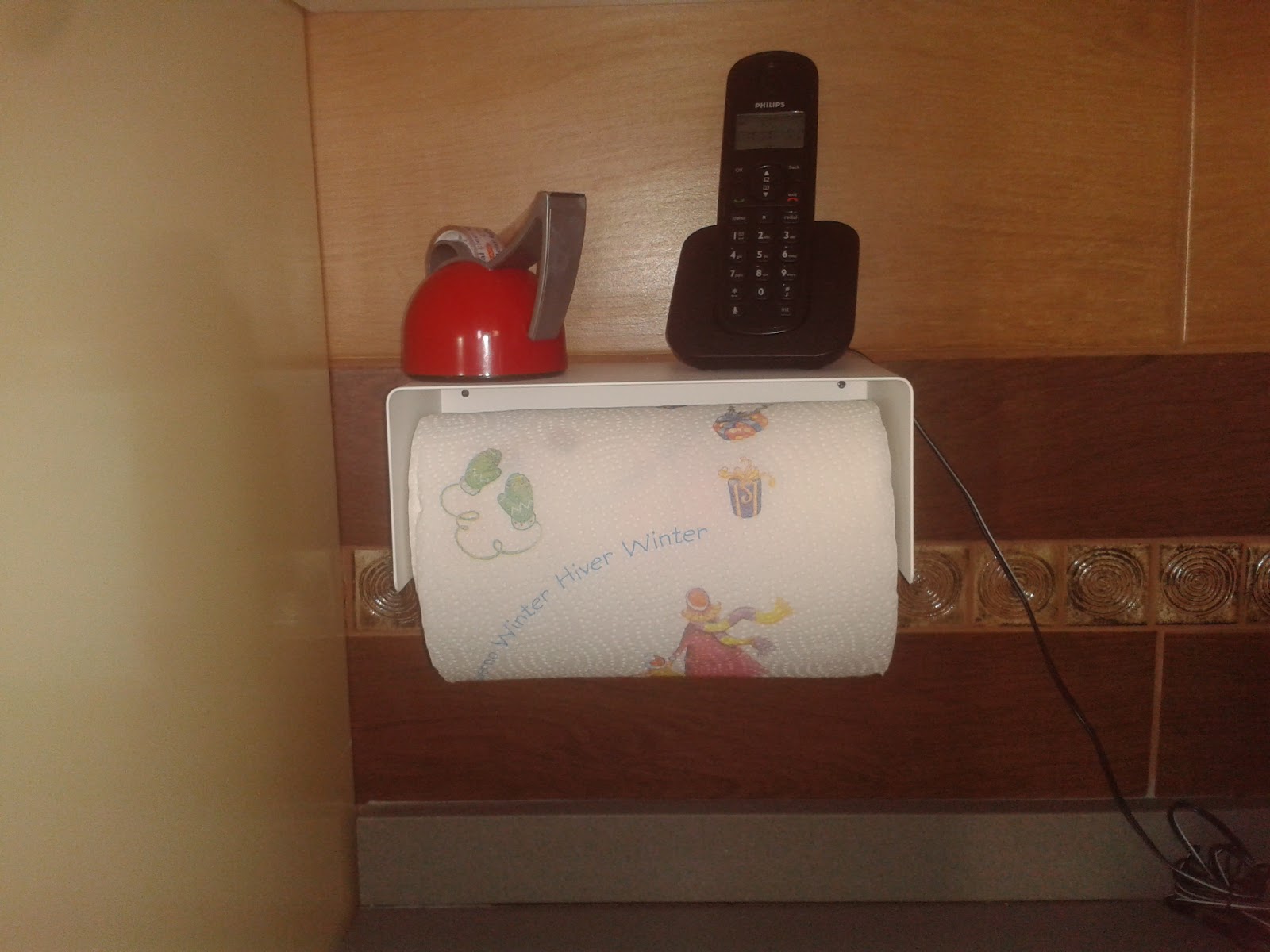 el rincón de laury: portarollos de cocina + estantería