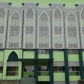 FASAD SEKOLAH AL-AZHAR PAMULANG