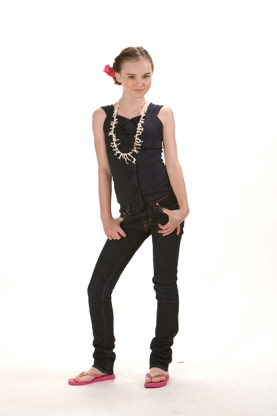 Celebrity Pics Madeline Carroll