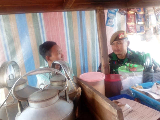 Minum Kopi Kebiasaan Prajurit Satgas TMMD Reg 105 Di Pagi Hari Minum Kopi Kebiasaan Prajurit Satgas TMMD Reg 105 Di Pagi Hari