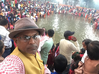 GAYA DM-SSP and ChhathPrav: डीएम- एसएसपी ने जल एवं दूध से डूबते सूर्य को दिये अर्घ्य, DM-SSP offered water and milk to the setting sun, AnjNewsMedia