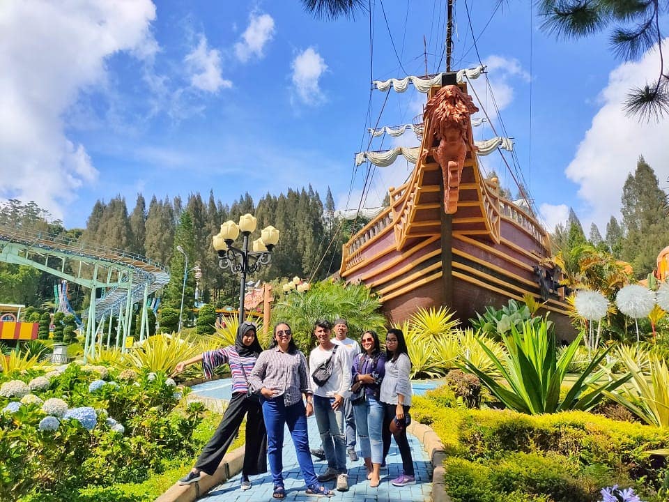 Mikie Holiday Funland, Pesona Taman Modern di Ujung Utara Andalas