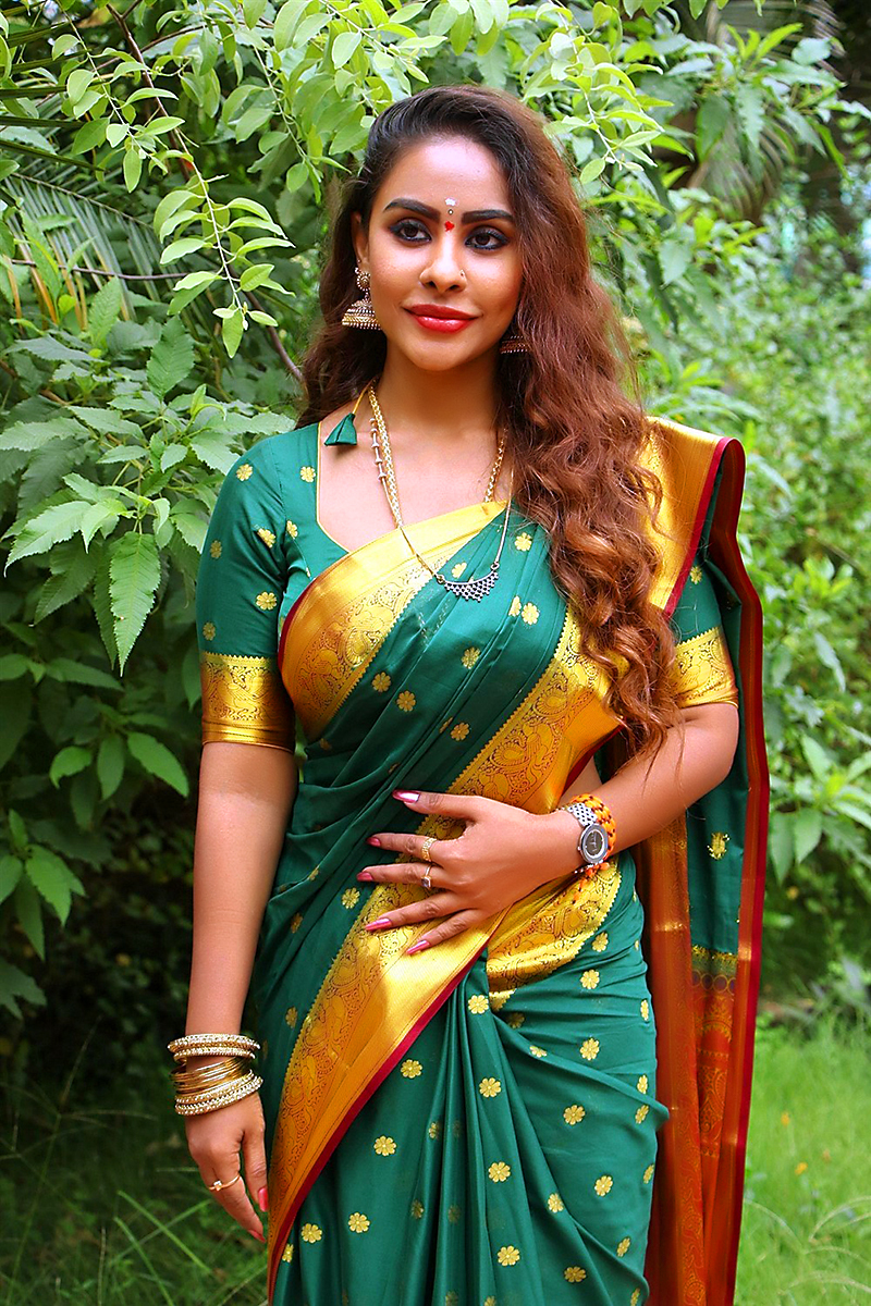 Sri Reddy Hot Photos, Actress Sri Reddy Hot Images, Sri Reddy Hot Photo G.....