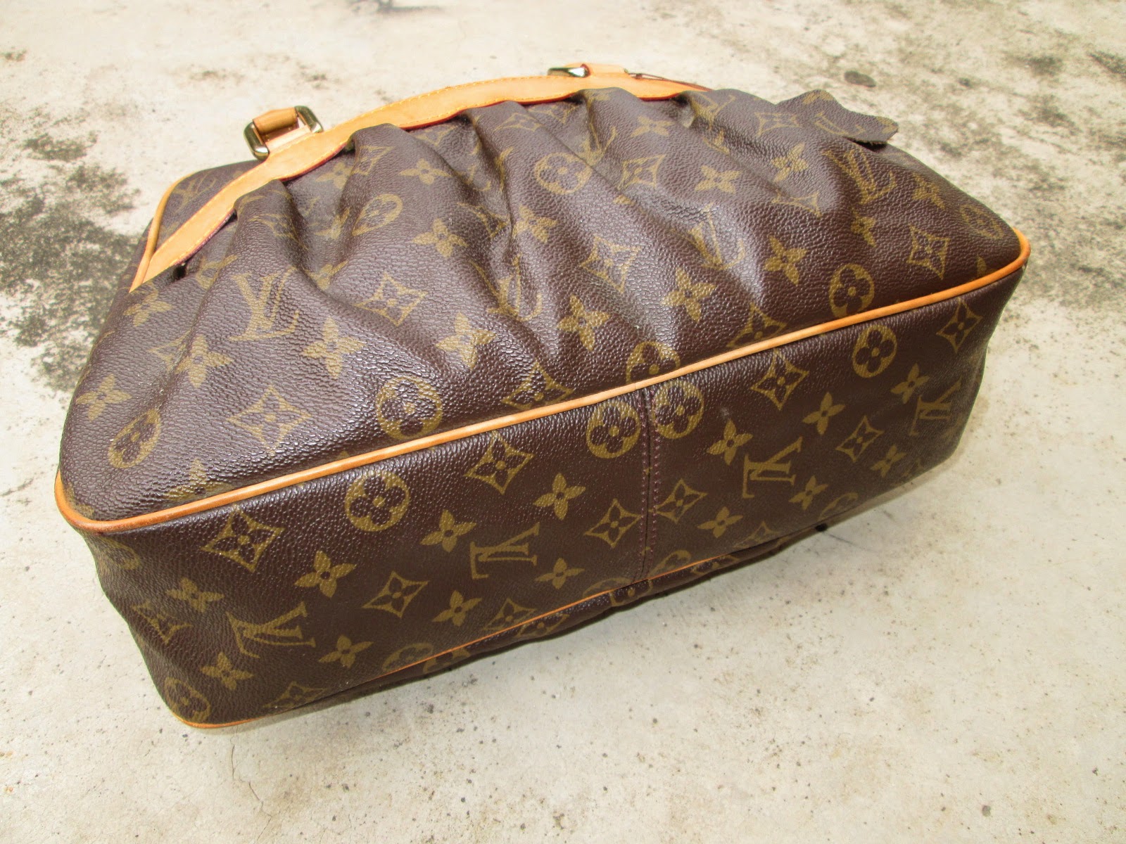 d0rayakEEbaG: Louis Vuitton Shoulder/Handbag(SOLD)