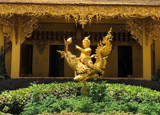 Wat Rong Khun - Templo Branco (White Temple) - Tailândia