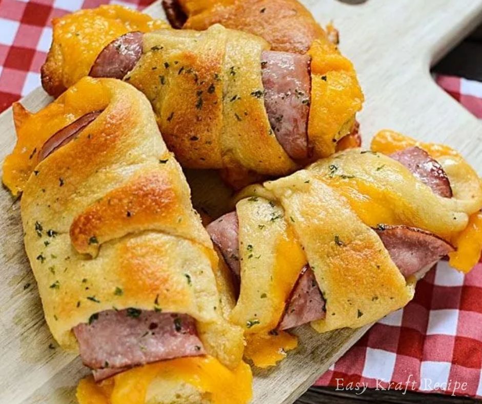 These Ham and Cheese Crescent Roll Ups are EASY and DELICIOUS.