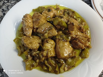 Pollo con pimiento verde a la cerveza