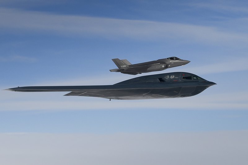 First ever: USAF B-2 bombers integrate with Norwegian and Dutch F-35  fighters - Blog Before Flight - Aerospace and Defense News