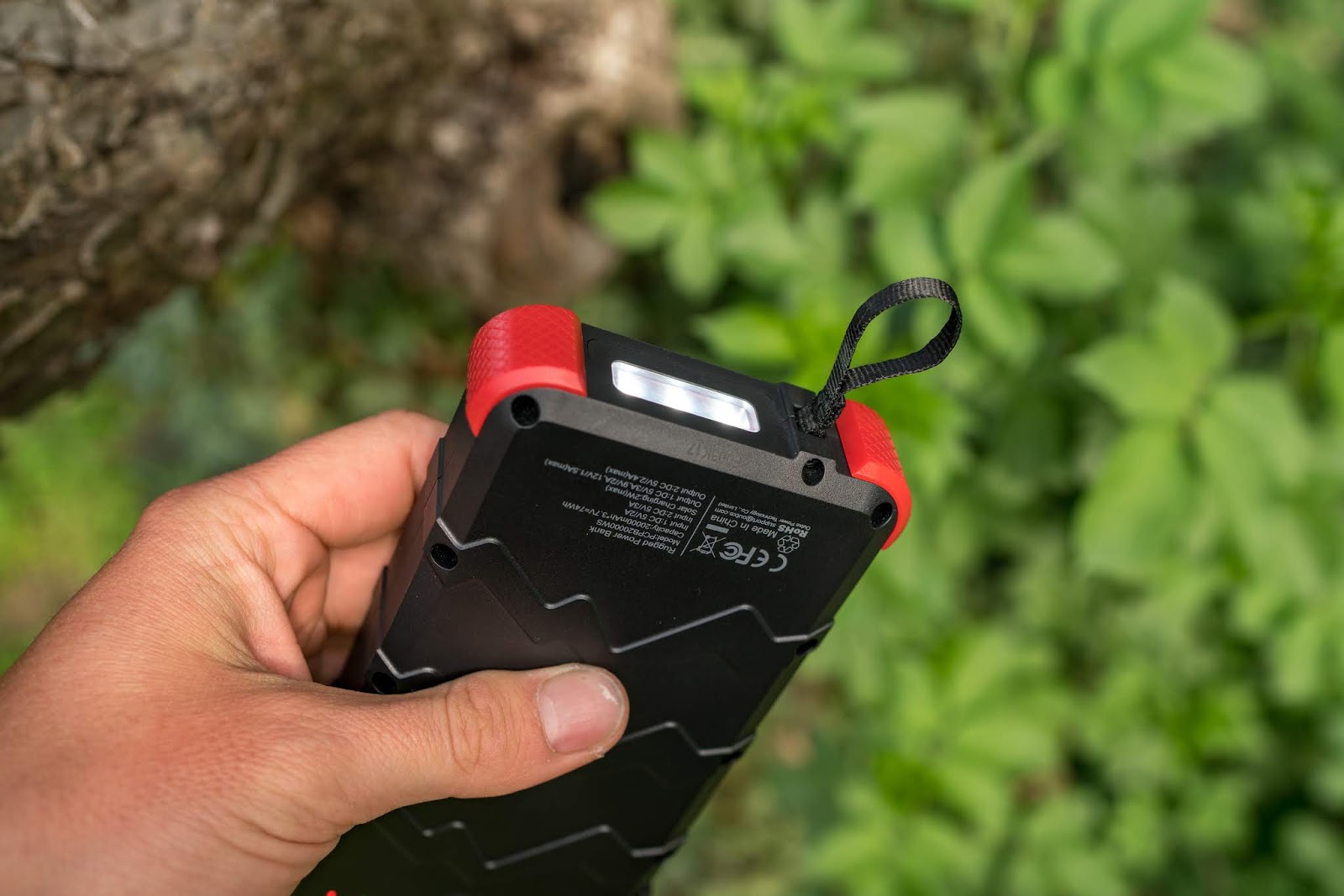 OUTXE 20000mAh Solar Powerbank 4A Dual Input Energie für unterwegs