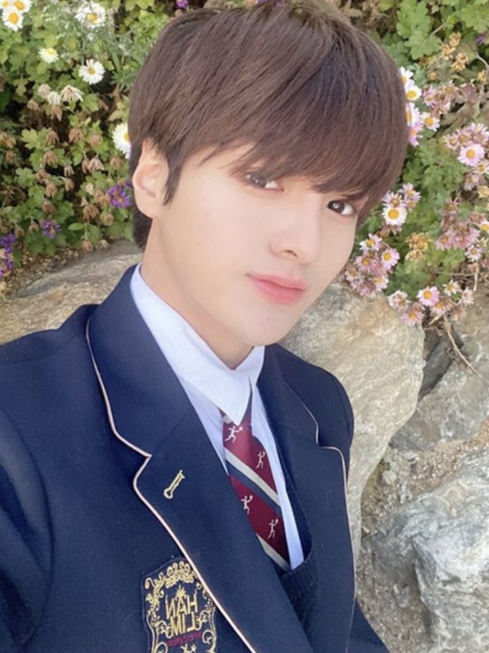 공식적인 교복이 어제가 마지막이었던 드리핀 차준호 | 인스티즈