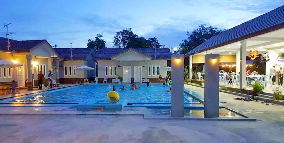 Chalet Kolam Renang Depan Bilik Dengan Harga Yang Sangat Murah Confirm Pengunjung Nak Repeat Lagi Port Cuti