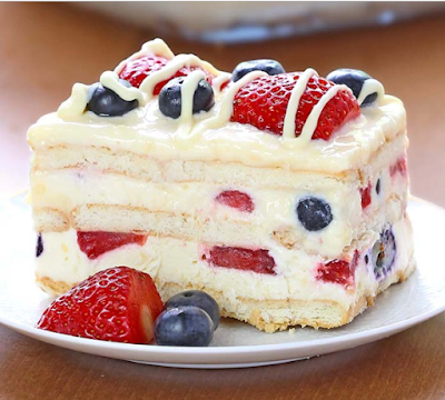No Bake Summer Berry Icebox Cake #desserts 