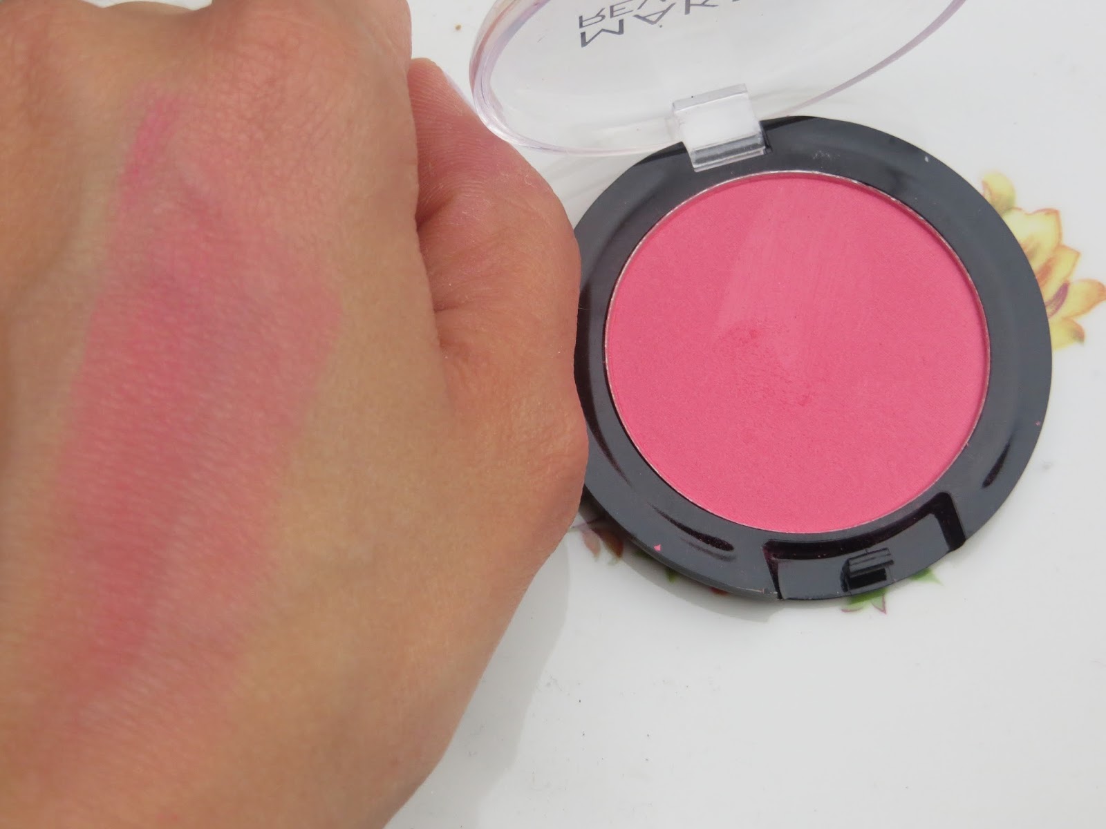 makeup revolution, blusher, pink, hot, swatch, powder, review, treat, coral, highlighter, shimmer, pretty, blogger, cheap