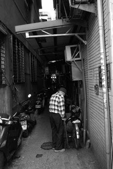 taipei back alley