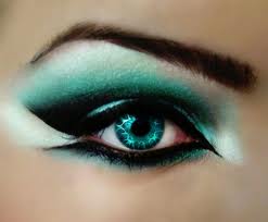 Shiny Green Eye Makeup