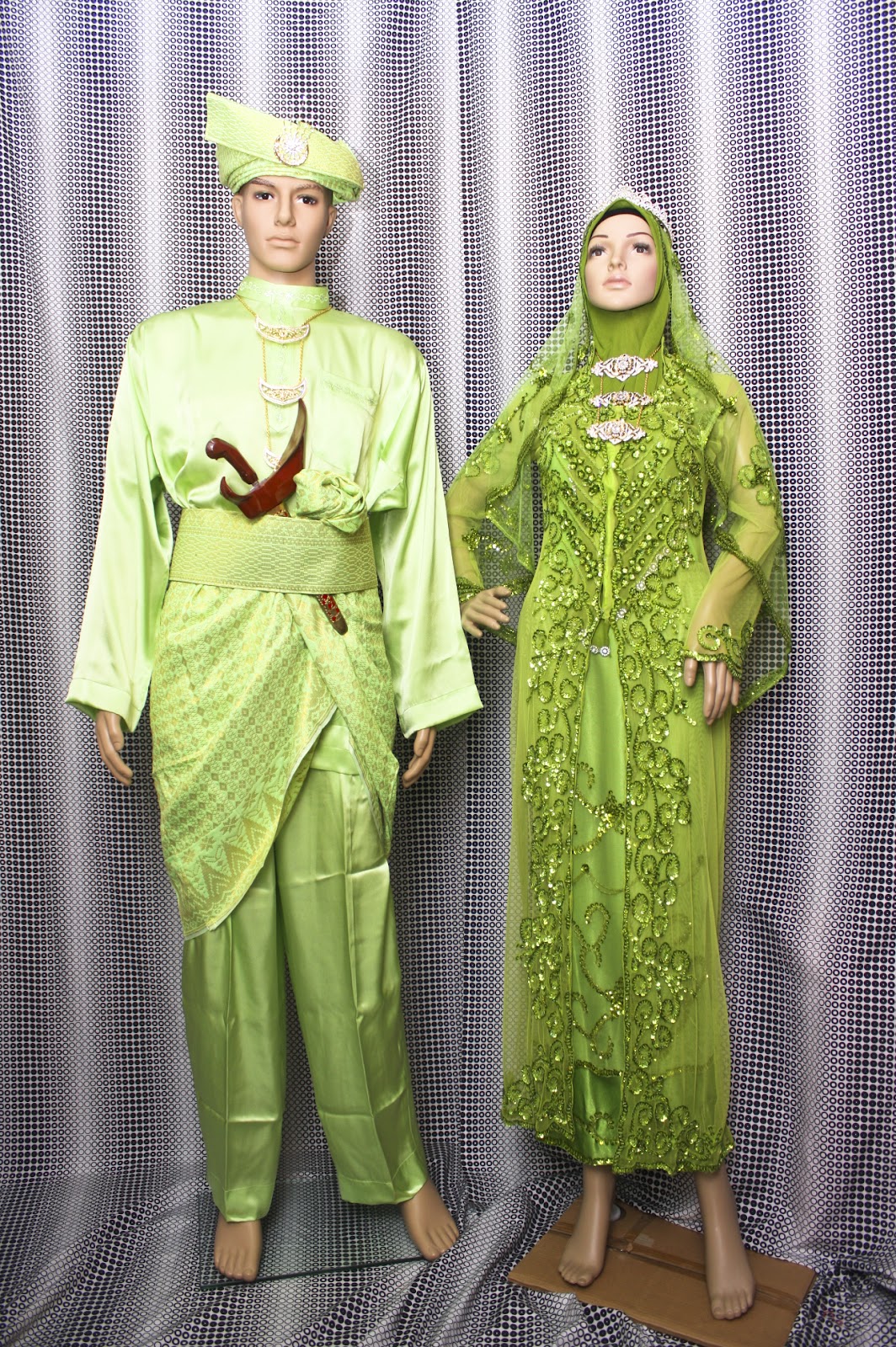 Sewa pakaian atau busana  atau baju pengantin songket dan 