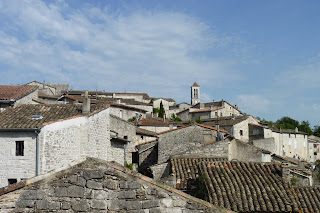 Balazuc desde la iglesia románica de Santa Magdalena. Balazuc desde la iglesia románica de Santa Magdalena.