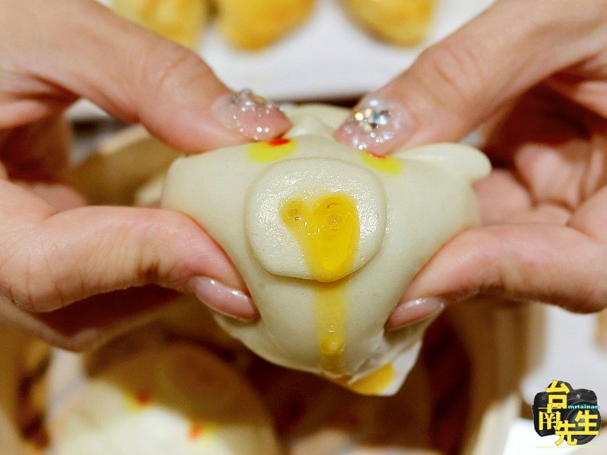 台南港式點心／南台灣第一家門市／七道獨家新菜搶先開賣／剛開店就排隊不到一小時客滿／香港專業料理團隊／嚴選食材原汁原味／試營運期間享優惠