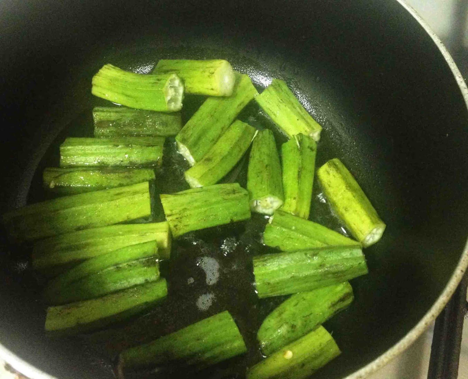 LADYS FINGER RECIPES INSTANT OKRA YOGURT CURRY / VENDAKKA MORU CURRY