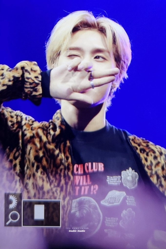 방탄 커버로 무대 불태워버린 남돌 | 인스티즈