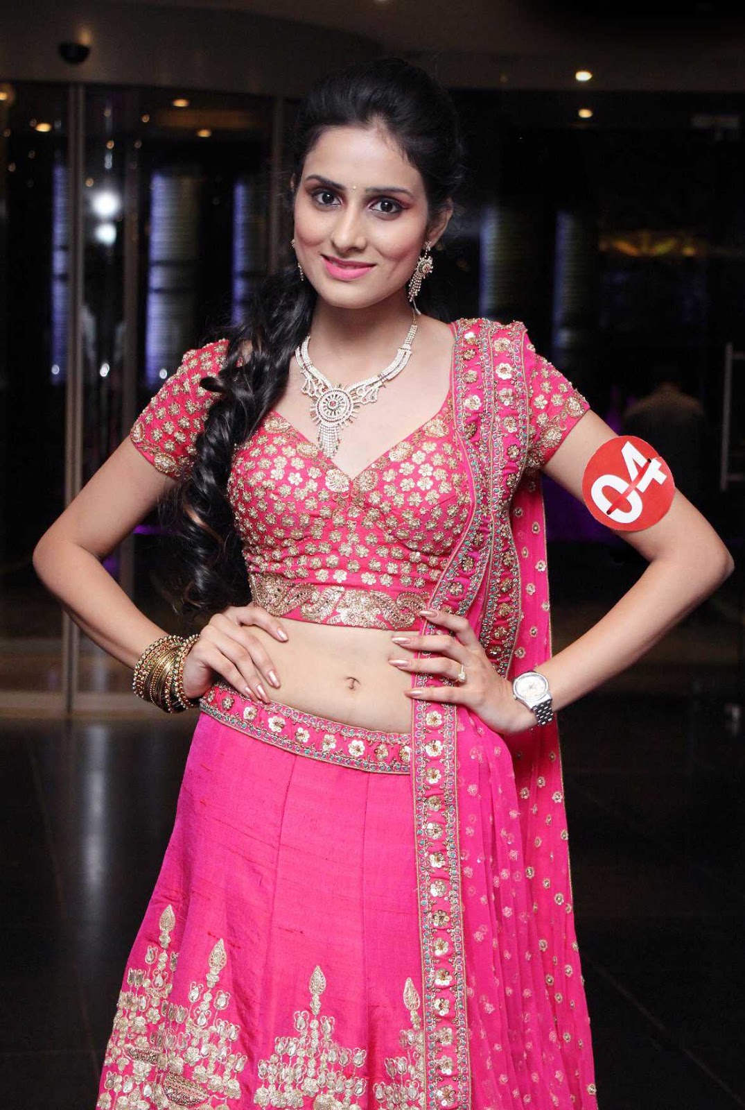 Nikita Chaturvedi New Photos At Fashion Show Event - Actress Doodles