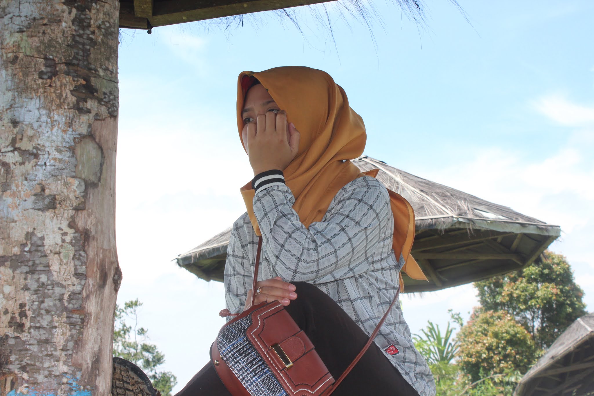 Nironi wijaya, Amd Kep: HUJAN DI BULAN DESEMBER