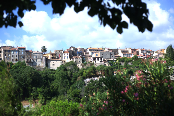 Biot en haut