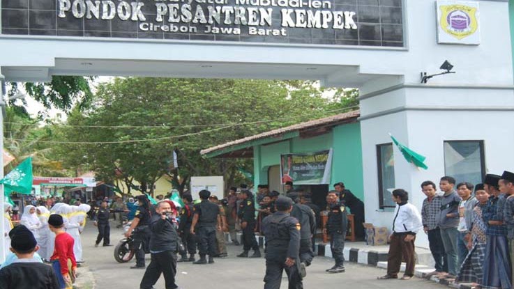 Biografi K H Harun Sholeh Pendiri Pp Kempek Cirebon Sejarah Cirebon