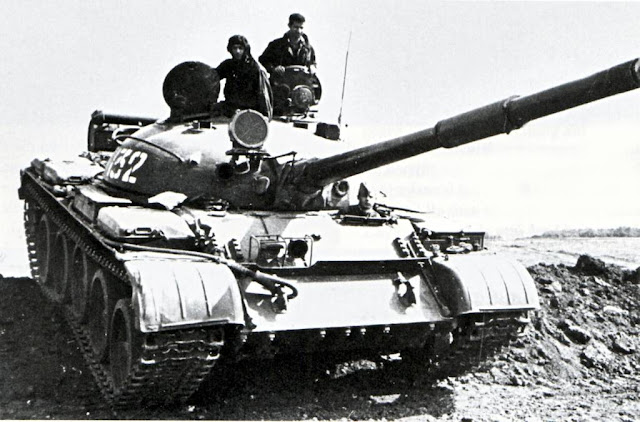 Tankograd: T-62