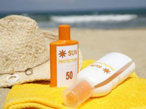 Penting gak sih Menggunakan Sunblock ataupun Sunscreen? Apasih perbedaannya?