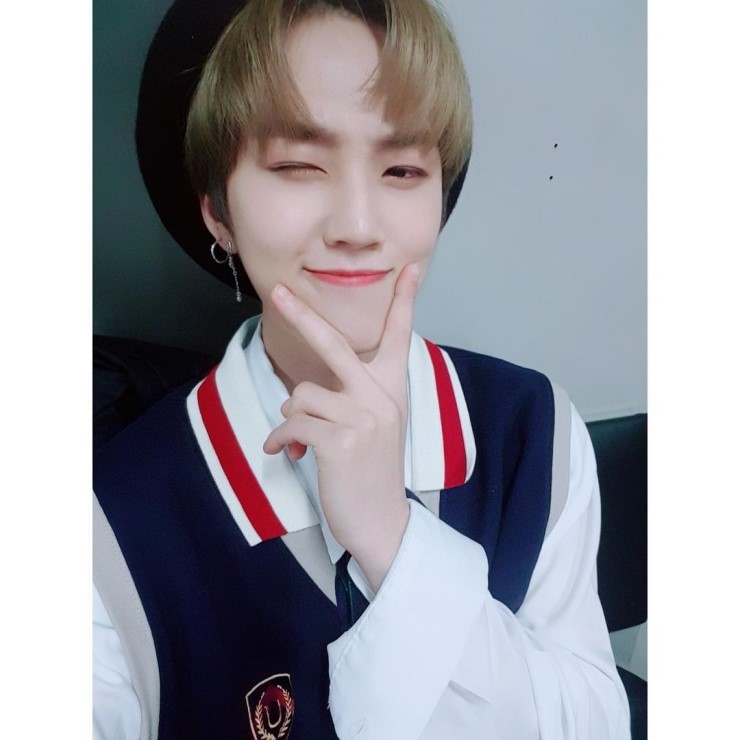 영또베라고 할정도로 베레모 많이쓰는 아이돌 | 인스티즈