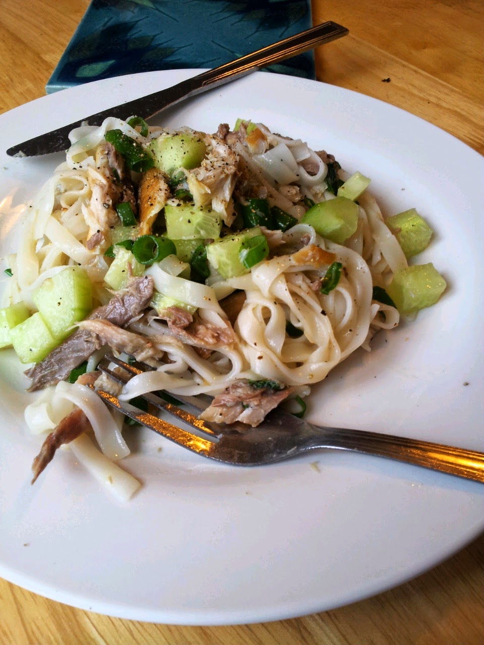 Living on Lofflex Mackerel noodle salad