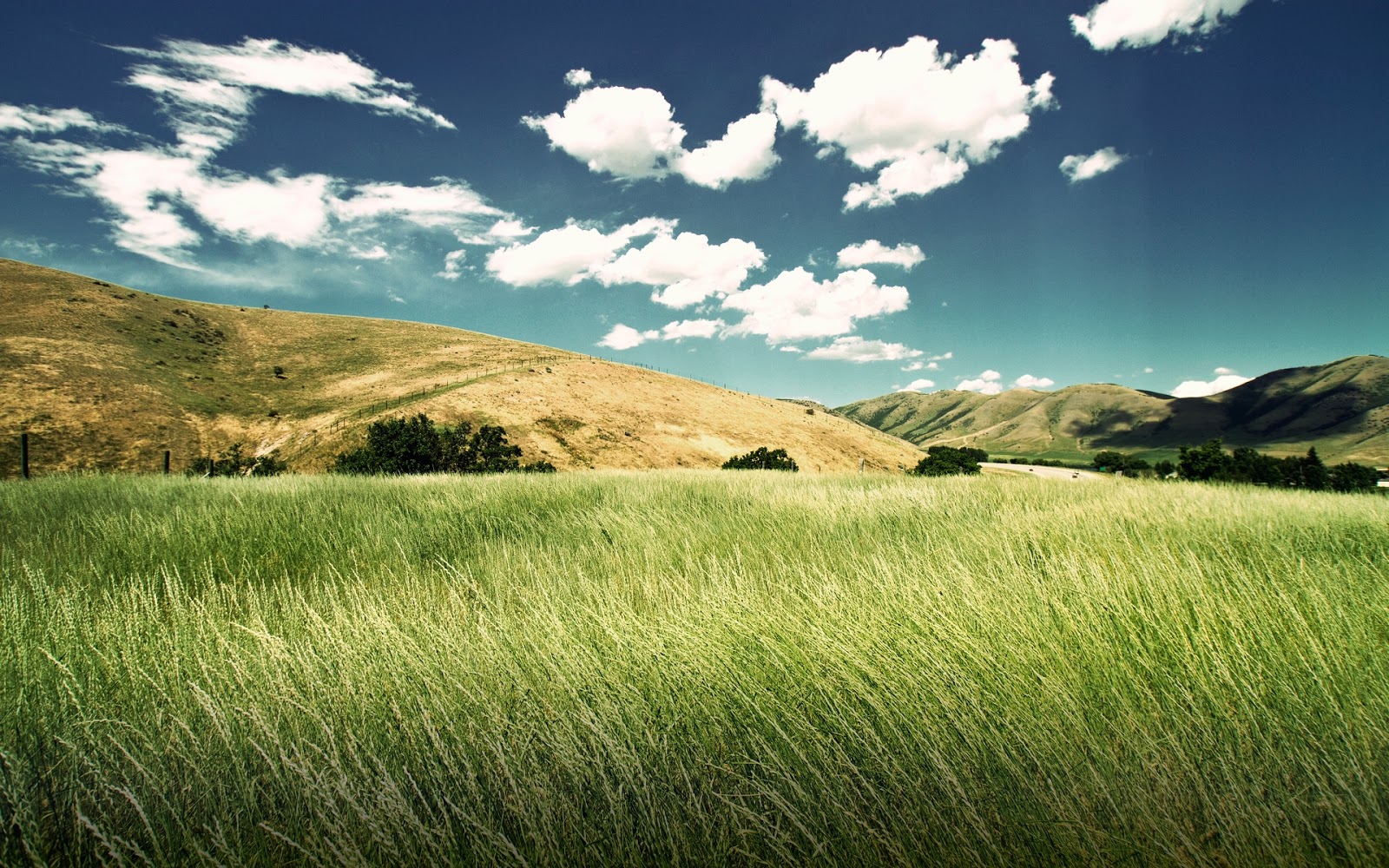 Free Download HD Wallpapers: Awesome Valley HD Wallpapers