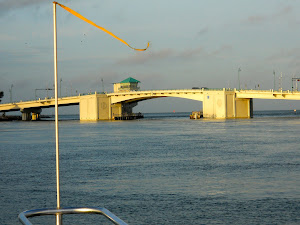 Jones Pass Bridge, St. Pete, as we head into the Gulf of Mexico--200+ miles w/a bit of breeze