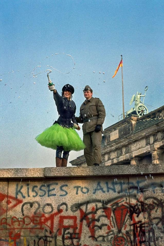 Lydia Anneli Bleth Der Fall Der Mauer In Berlin Am 9 11 1989