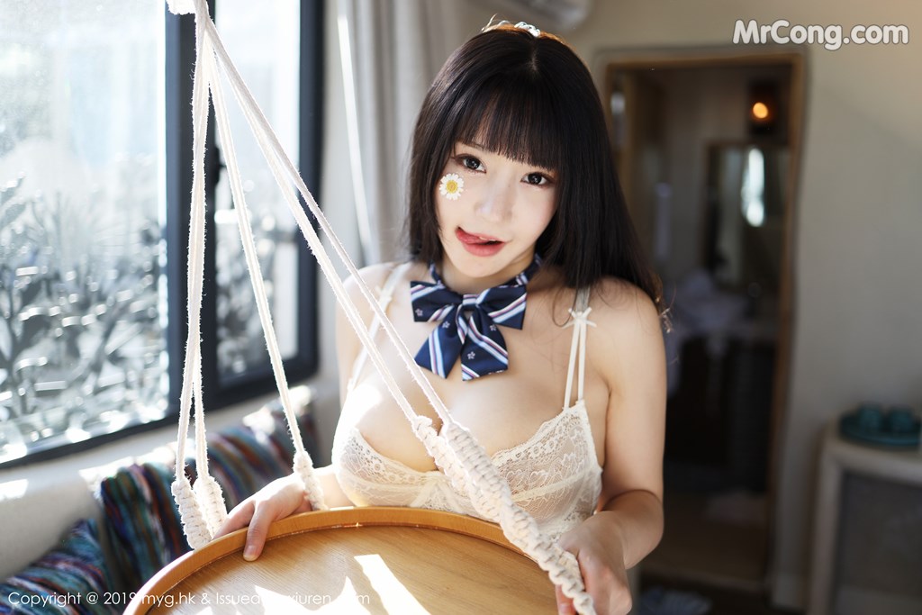 MyGirl Vol.403: Zhu Ke Er (Flower 朱 可 儿) (41 pictures)