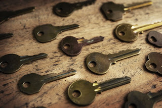 Facebook rolls out safer logins with a security key