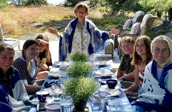 Queen Sonja, Crown Princess Mette-Marit, Princess Ingrid Alexandra, Princess Martha Louise, Maud, Emma and Leah on summer holiday