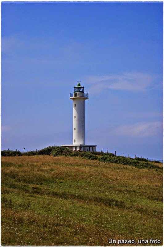 Un paseo,una foto Faro de Lastres. Luces. Asturias