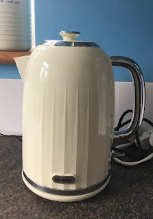 A cream-coloured kettle